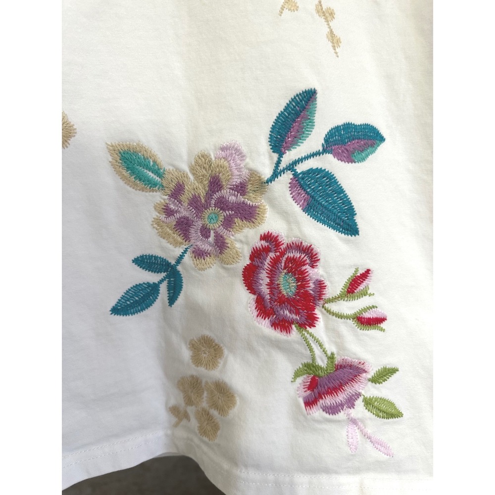 Fate White Floral Embroidered Cap Sleeve Cotton T-Shirt Sz Medium Cottagecore - Picture 3 of 8